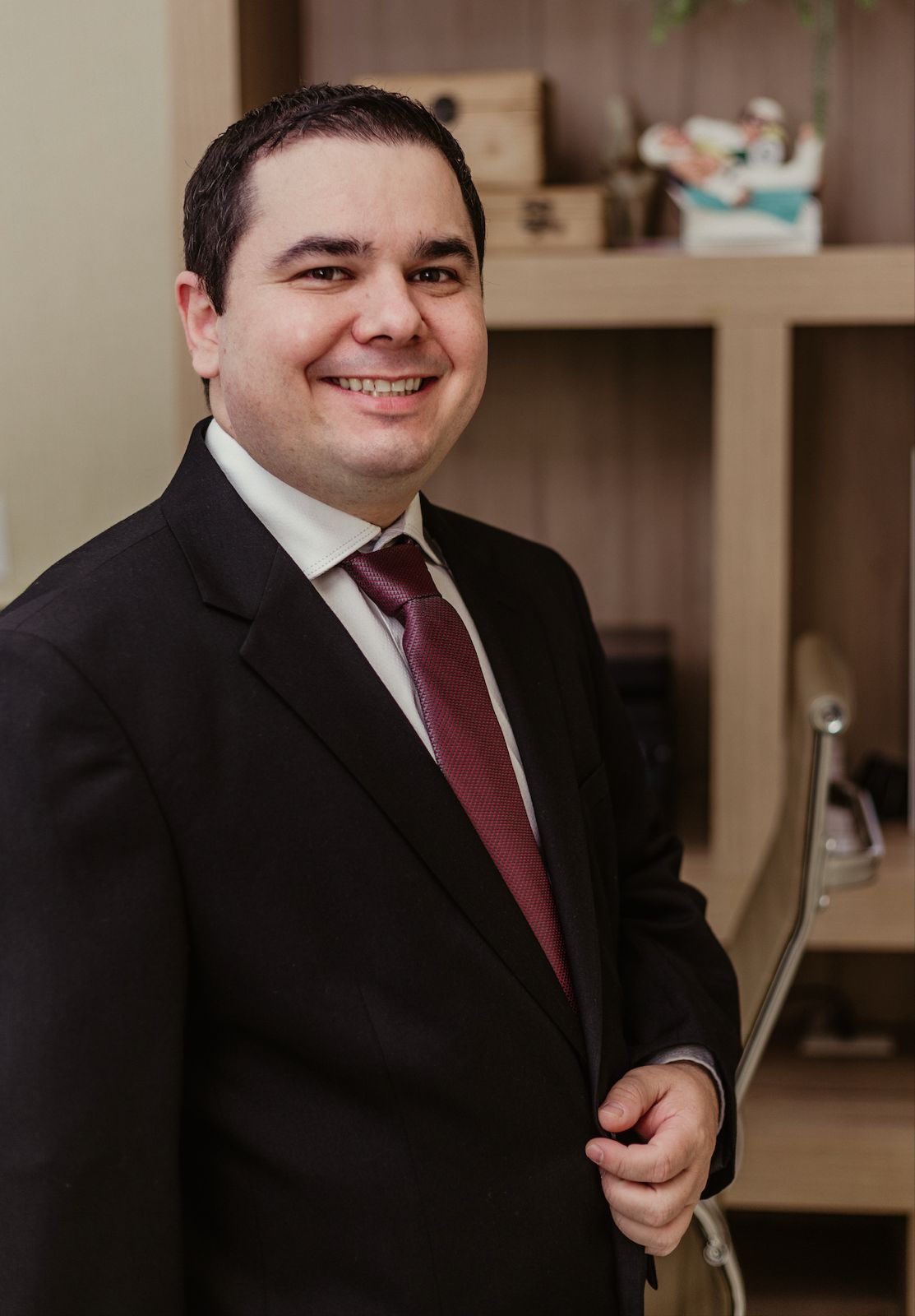 Dr. Weslen Barros